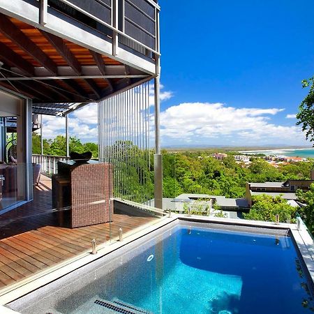 ペッパーズ ヌーサ リゾート&ヴィラズ ヌーサヘッズ エクステリア 写真 A pool at a private residence in Queensland, Australia