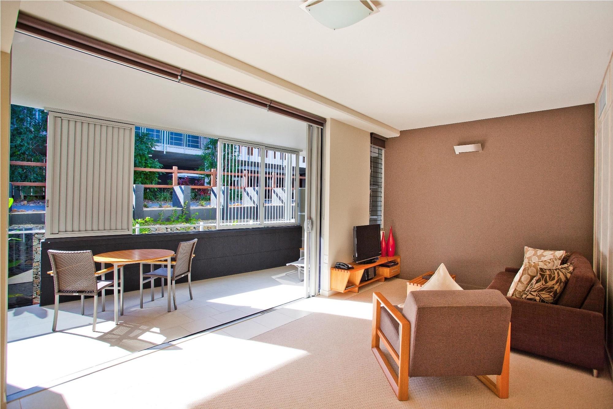 ペッパーズ ヌーサ リゾート&ヴィラズ ヌーサヘッズ エクステリア 写真 A typical apartment at the Village
