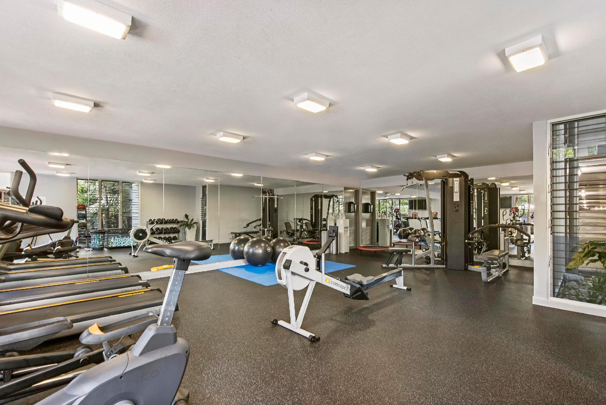ペッパーズ ヌーサ リゾート&ヴィラズ ヌーサヘッズ エクステリア 写真 The gym at the University of Bath