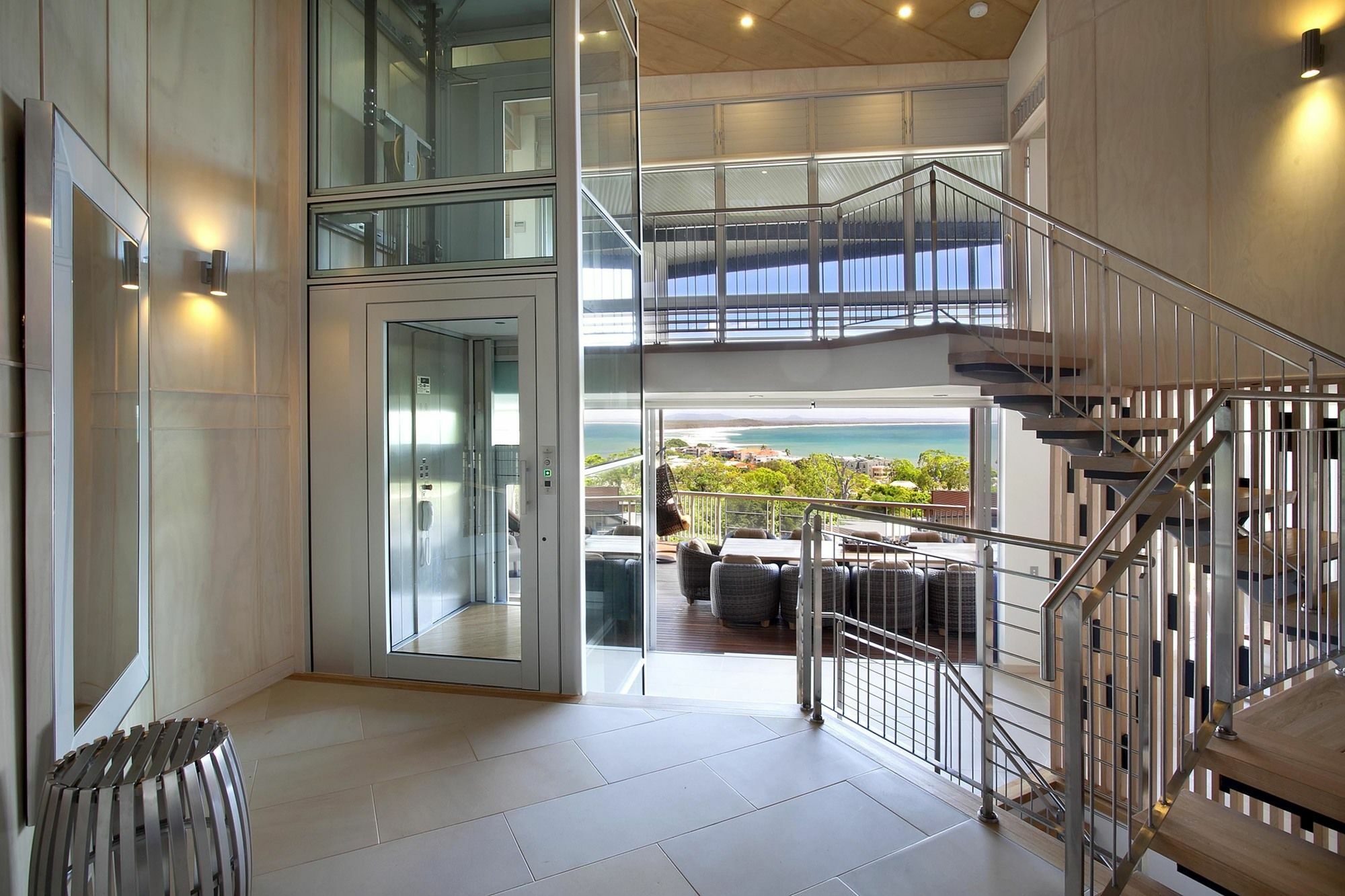 ペッパーズ ヌーサ リゾート&ヴィラズ ヌーサヘッズ エクステリア 写真 Residential elevator