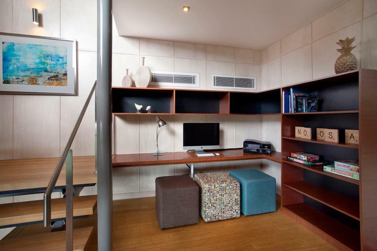 ペッパーズ ヌーサ リゾート&ヴィラズ ヌーサヘッズ エクステリア 写真 A home office
